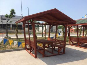 Mesa de Pícnic Bajo Cubierta